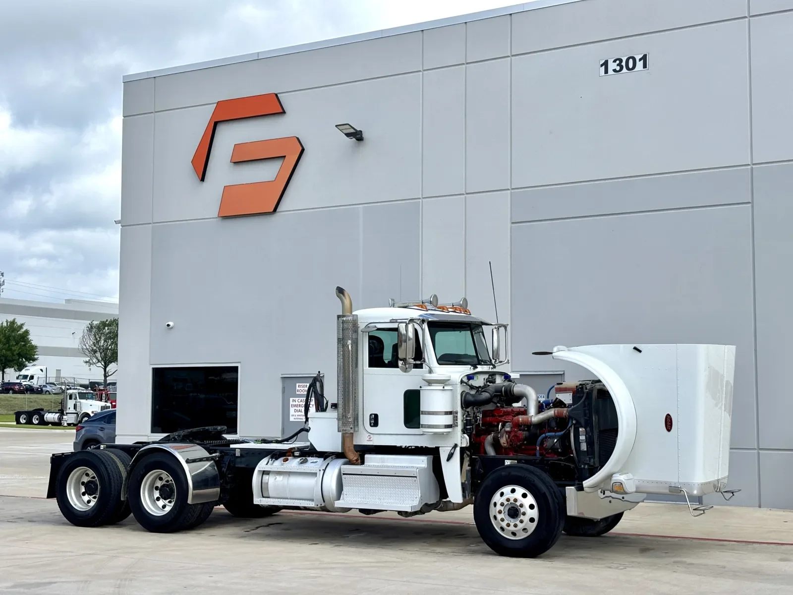 2018 Peterbilt 389 - image 9
