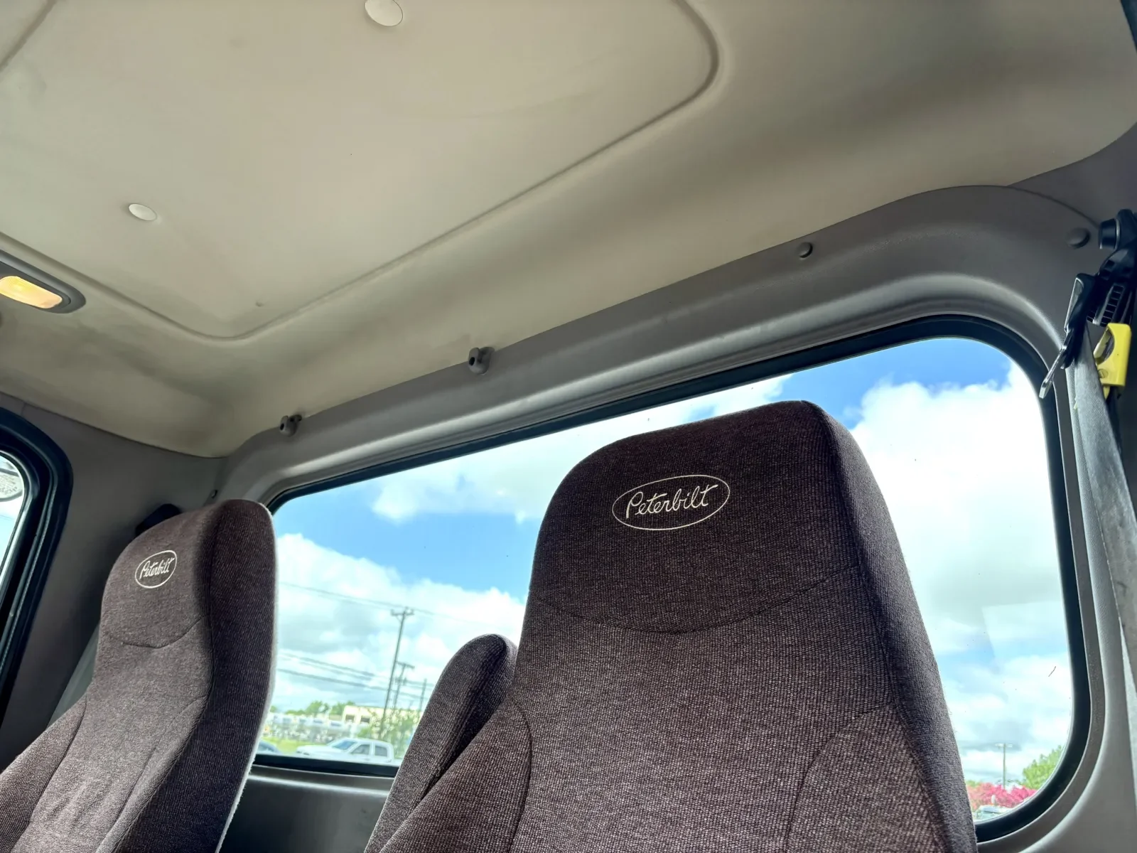 2018 Peterbilt 389 - image 20