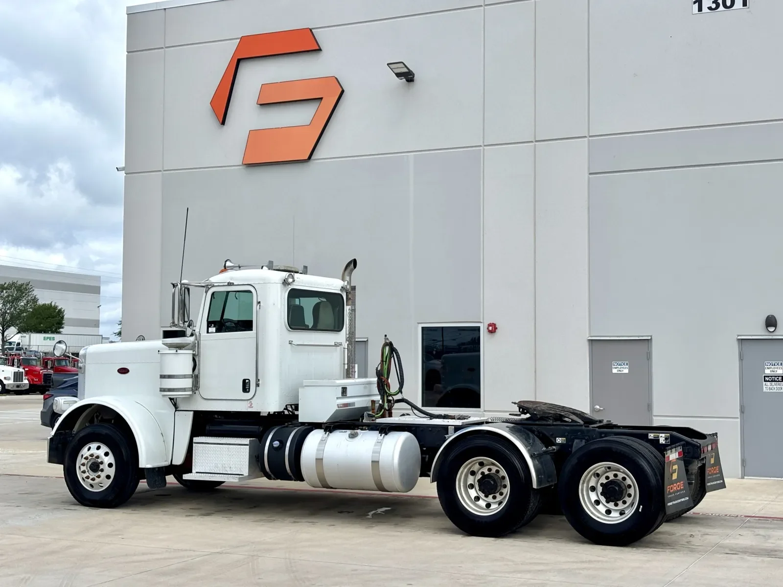 2018 Peterbilt 389 in Hutchins, TX — photo 6