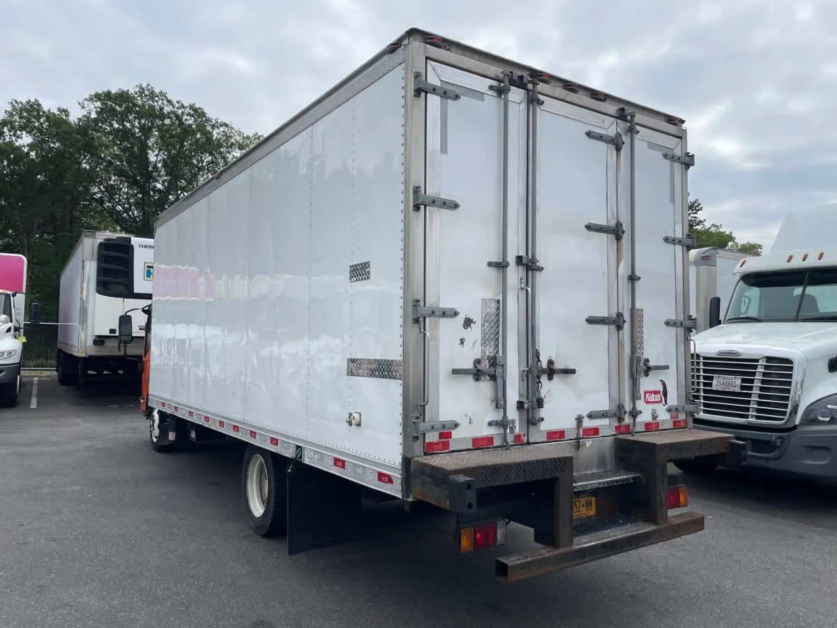 2019 Isuzu NQR in Farmingdale, NY — photo 6