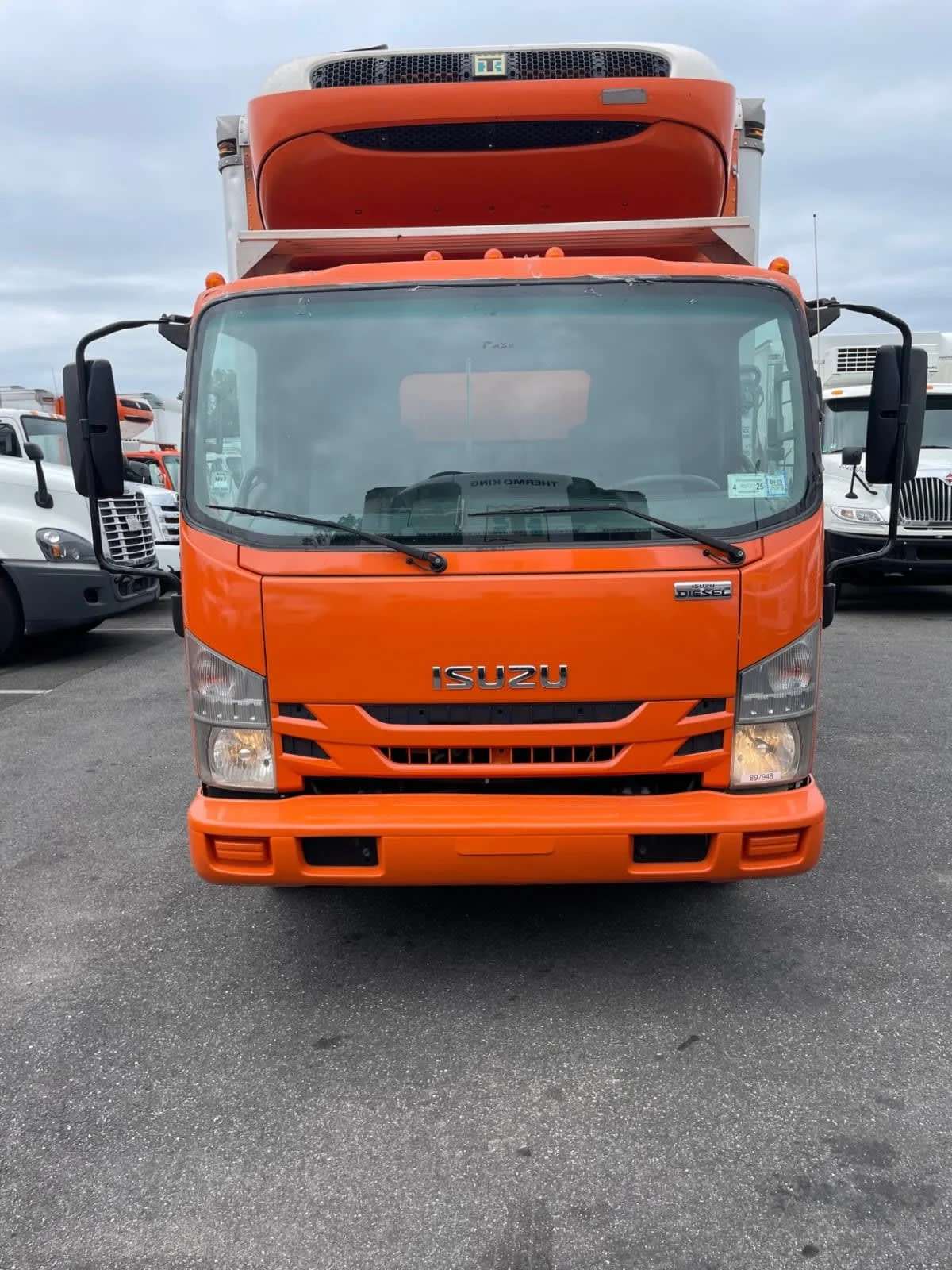 2019 Isuzu NQR in Farmingdale, NY — photo 2