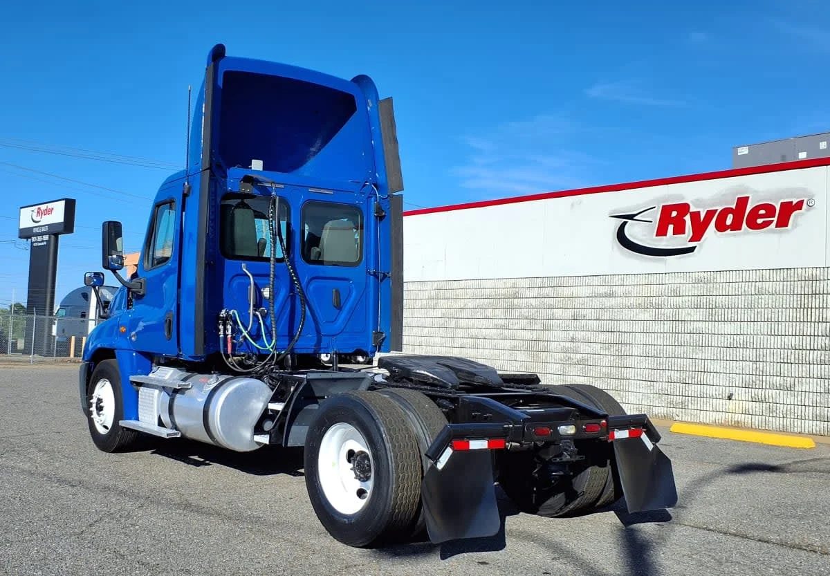 2019 Freightliner Cascadia in Memphis, TN — photo 6