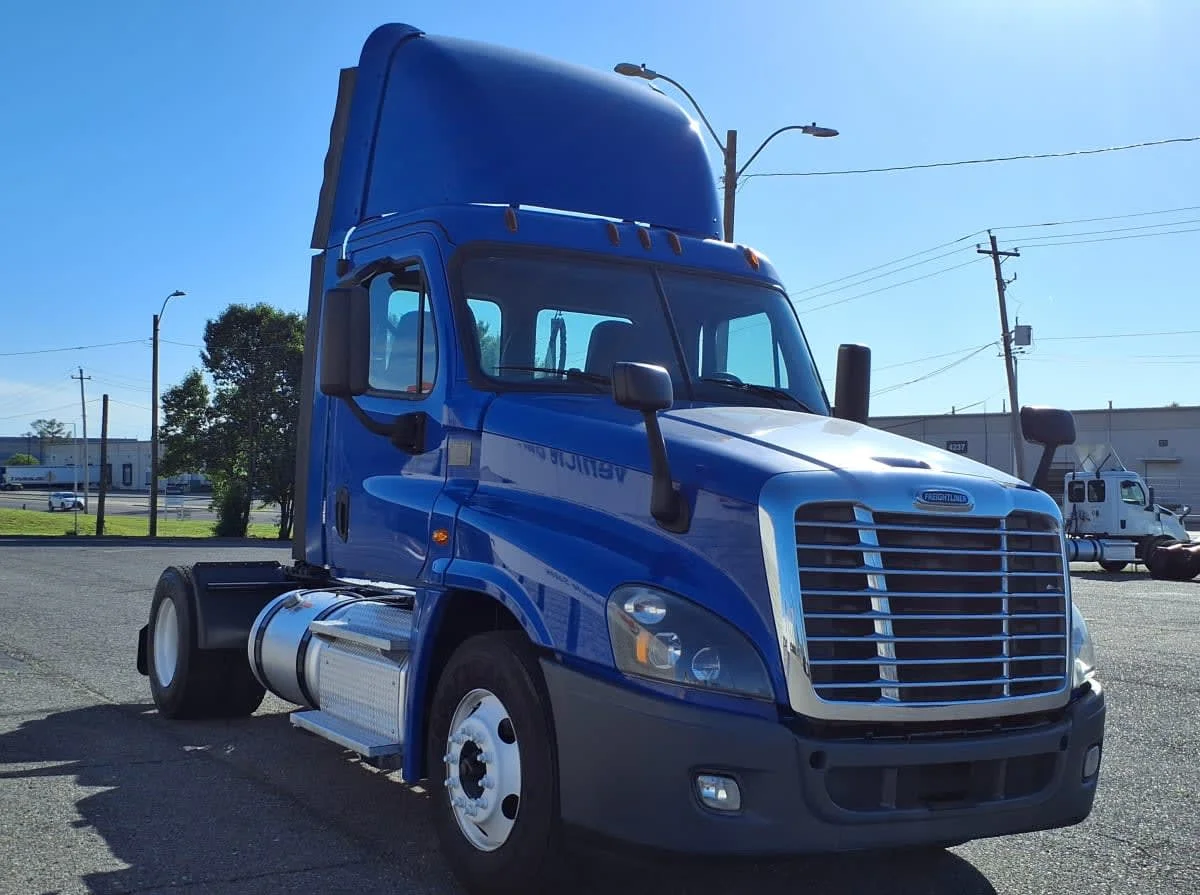 2019 Freightliner Cascadia in Memphis, TN — photo 3
