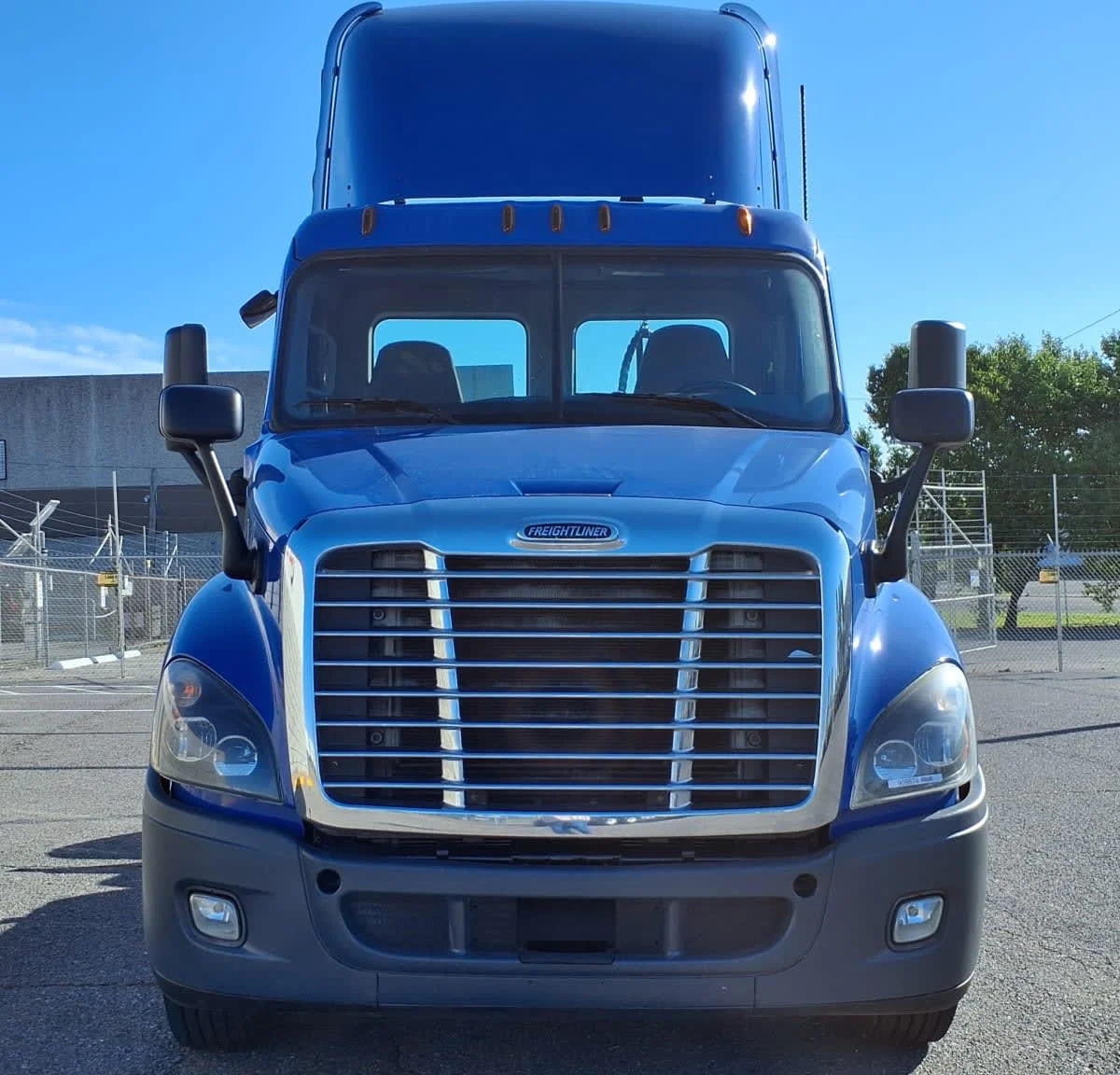 2019 Freightliner Cascadia in Memphis, TN — photo 2