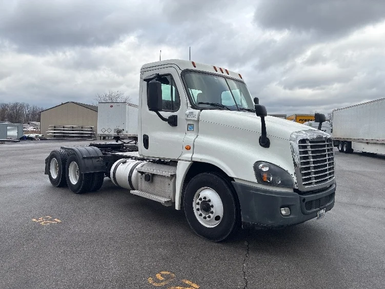 2020 Freightliner Cascadia in Valparaiso, IN