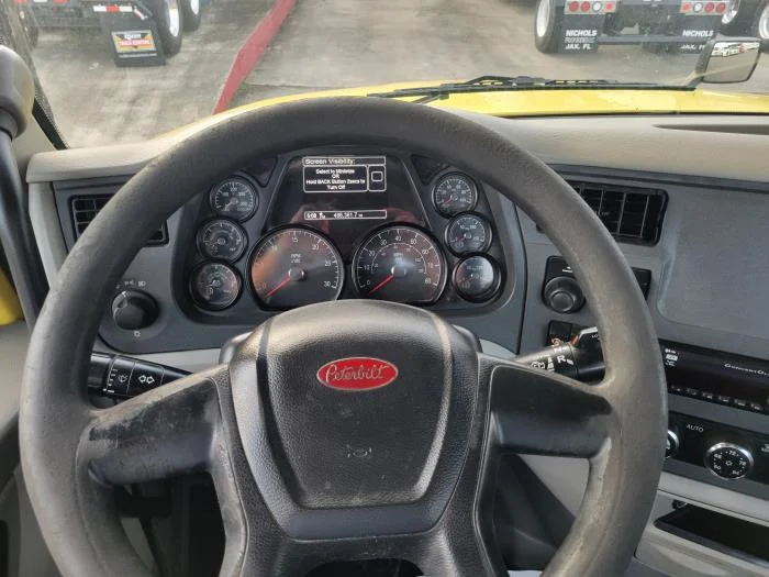 2021 Peterbilt 579 in Jacksonville, FL — photo 17