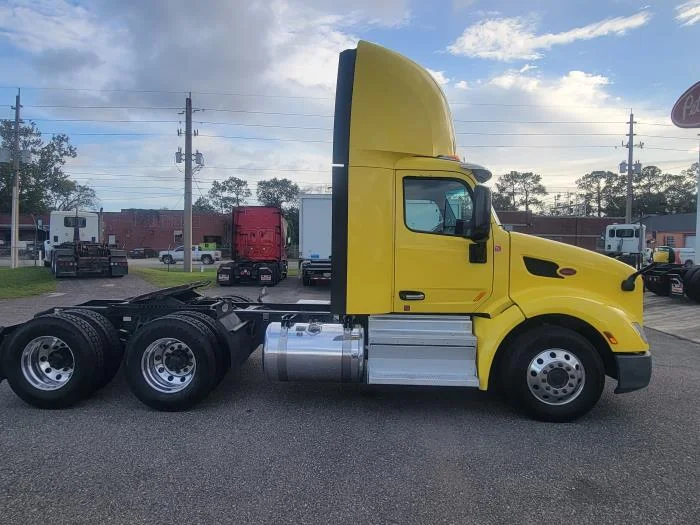 2021 Peterbilt 579 - image 7