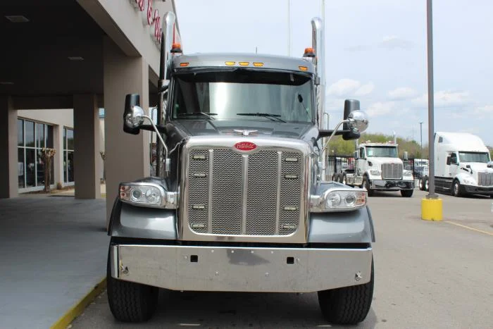 2025 Peterbilt 567 — photo 4