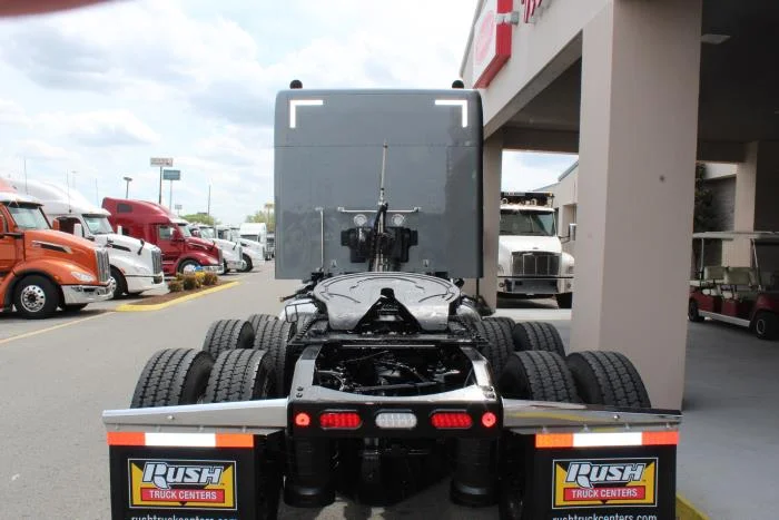 2025 Peterbilt 567 — photo 7