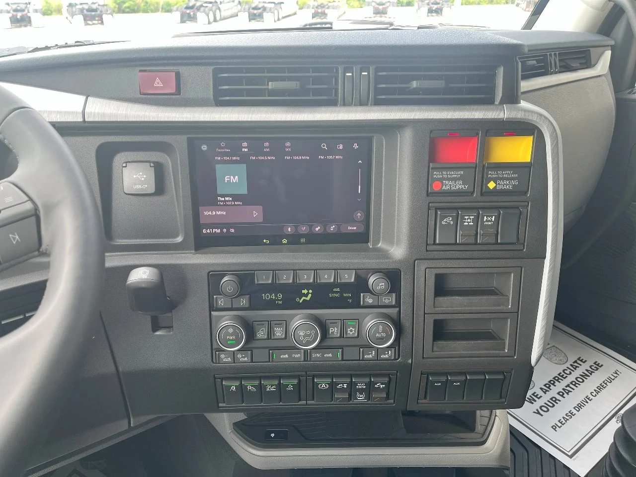 2026 Volvo VNL 660 in Pendleton, IN — photo 12