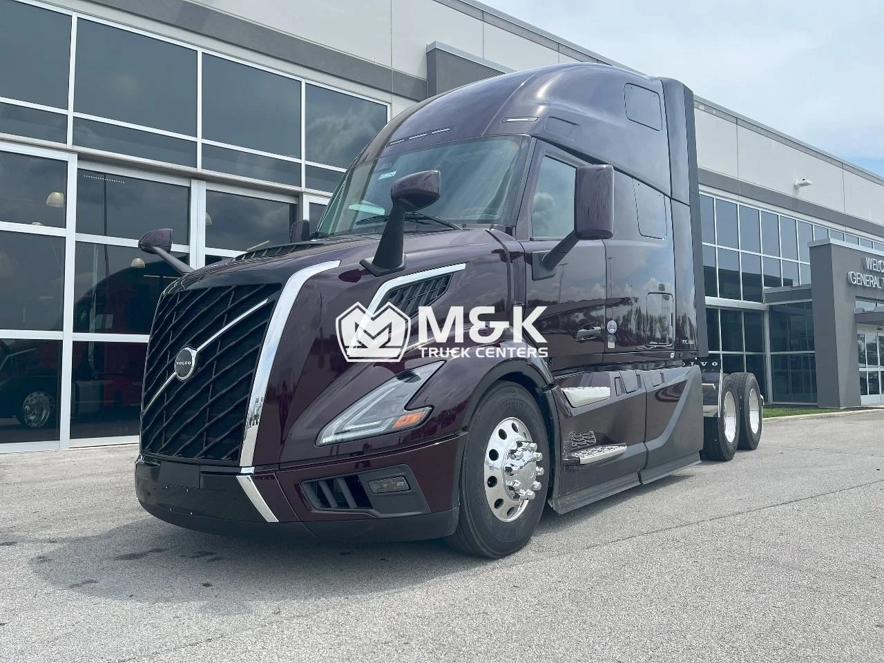 2026 Volvo VNL 660 in Pendleton, IN