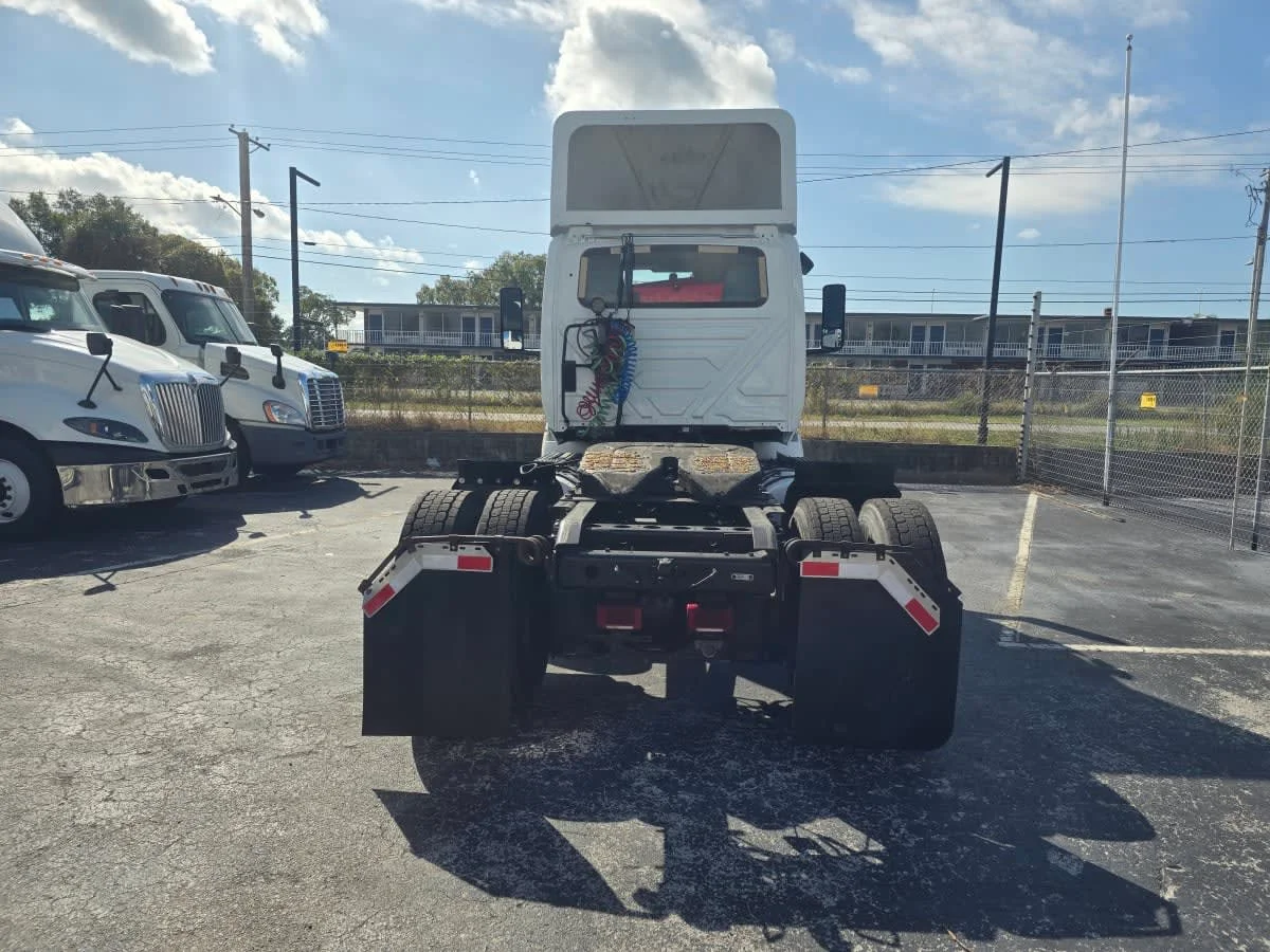 2019 International RH - image 5