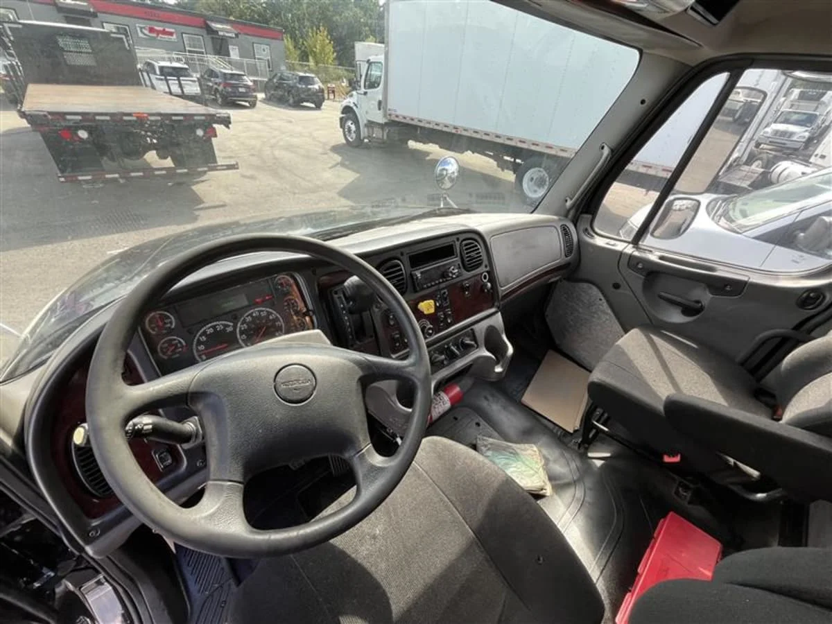 2019 Freightliner M2 106 - image 7