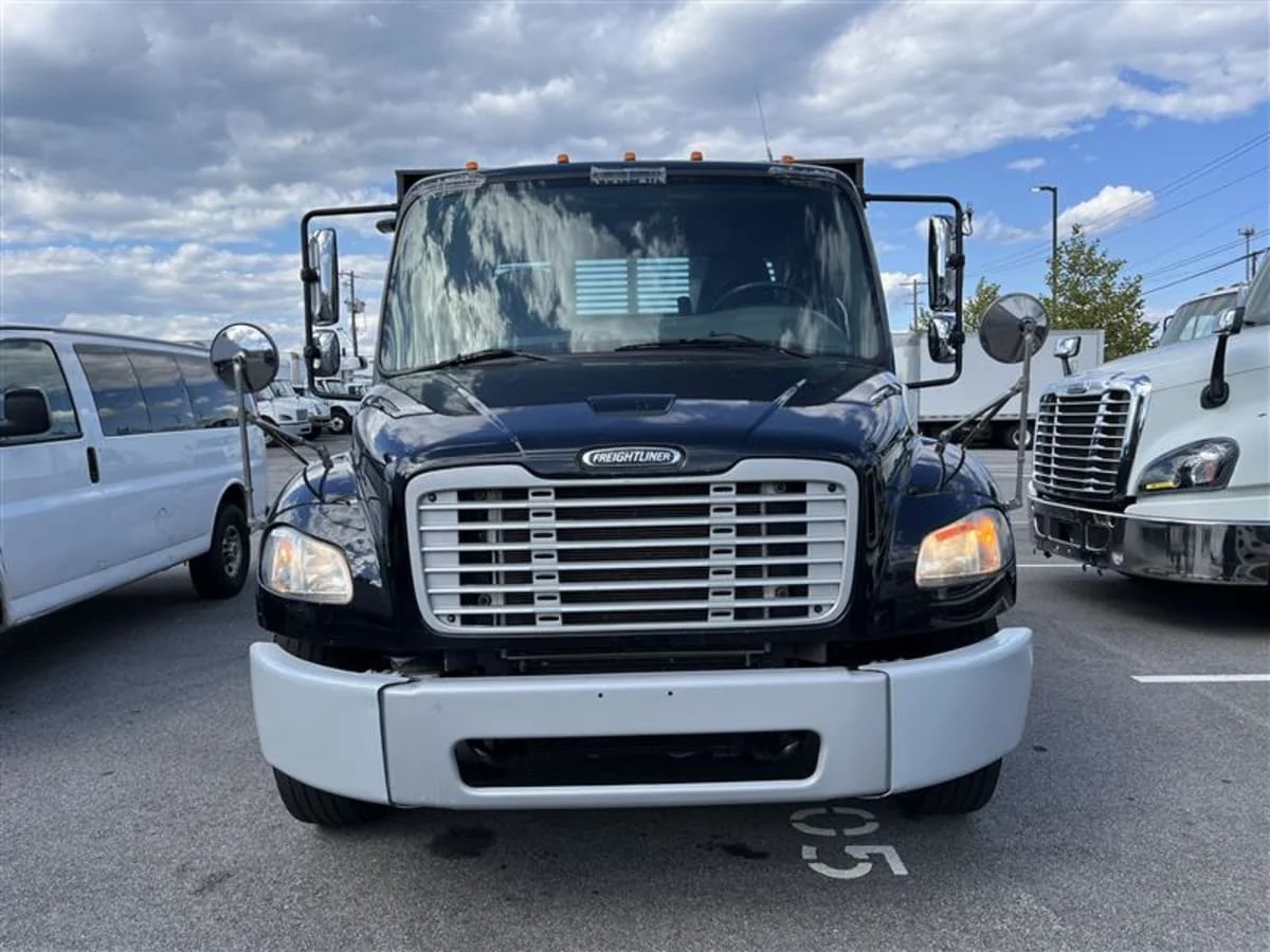 2019 Freightliner M2 106 in Beltsville, MD — photo 2
