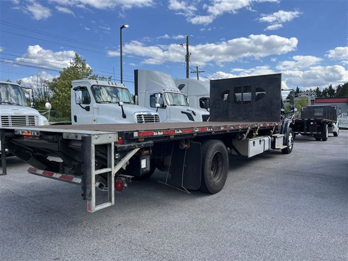 2019 Freightliner M2 106 in Beltsville, MD — photo 4