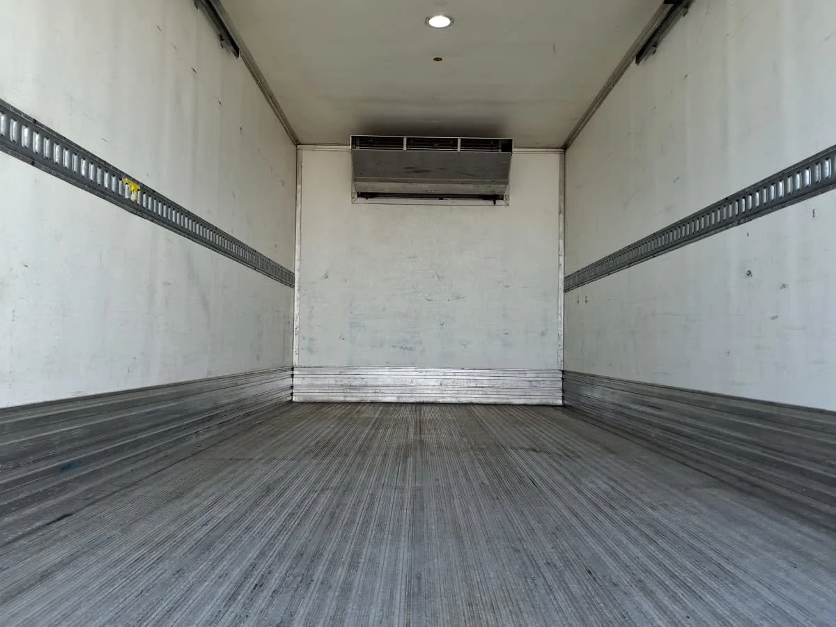 2019 Isuzu NPR - image 9