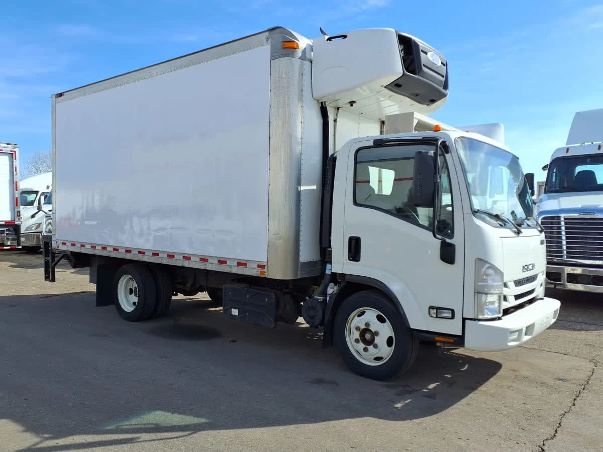 2019 Isuzu NPR - image 3