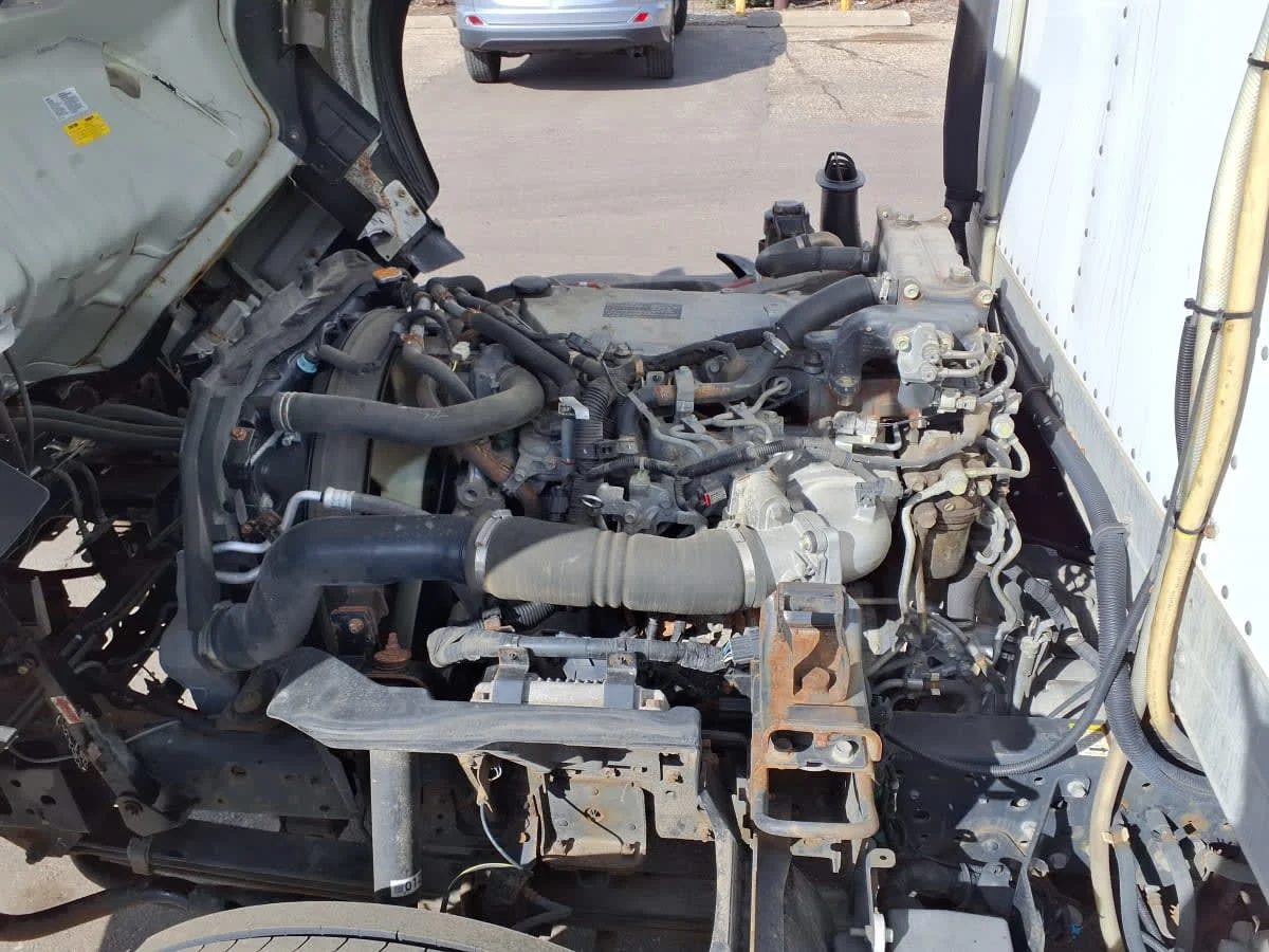 2019 Isuzu NPR - image 10