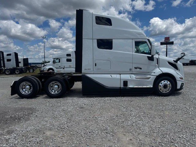 2027 Volvo VNL 860 in London, OH — photo 6