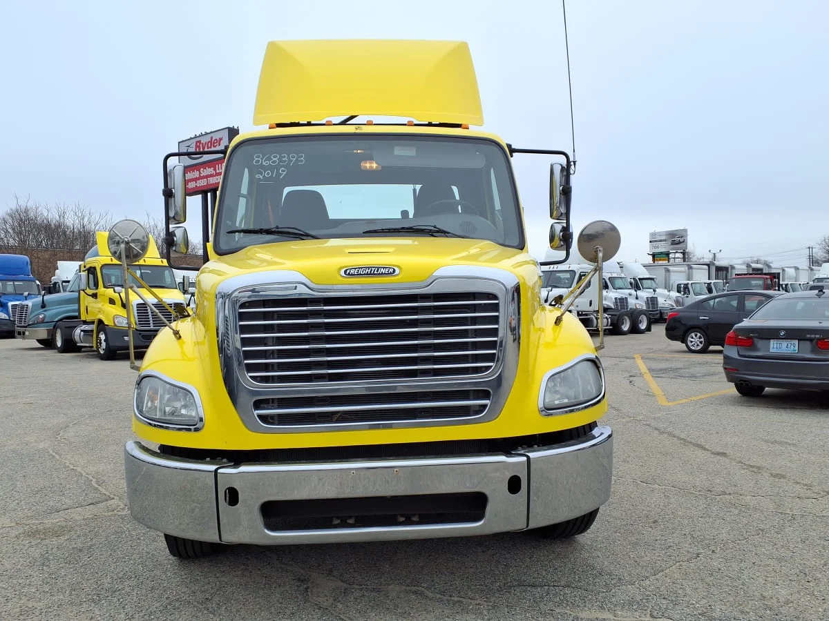 2019 Freightliner M2 112 - image 2