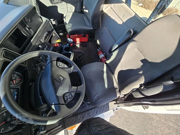 2023 International LT - image 20