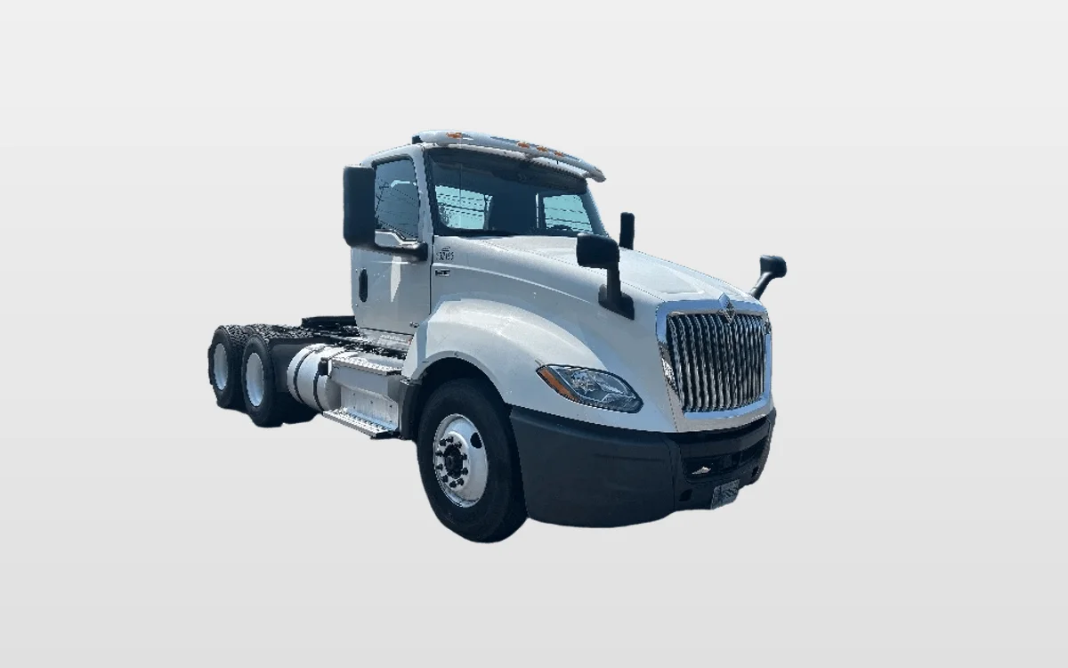 2019 International LT - image 1