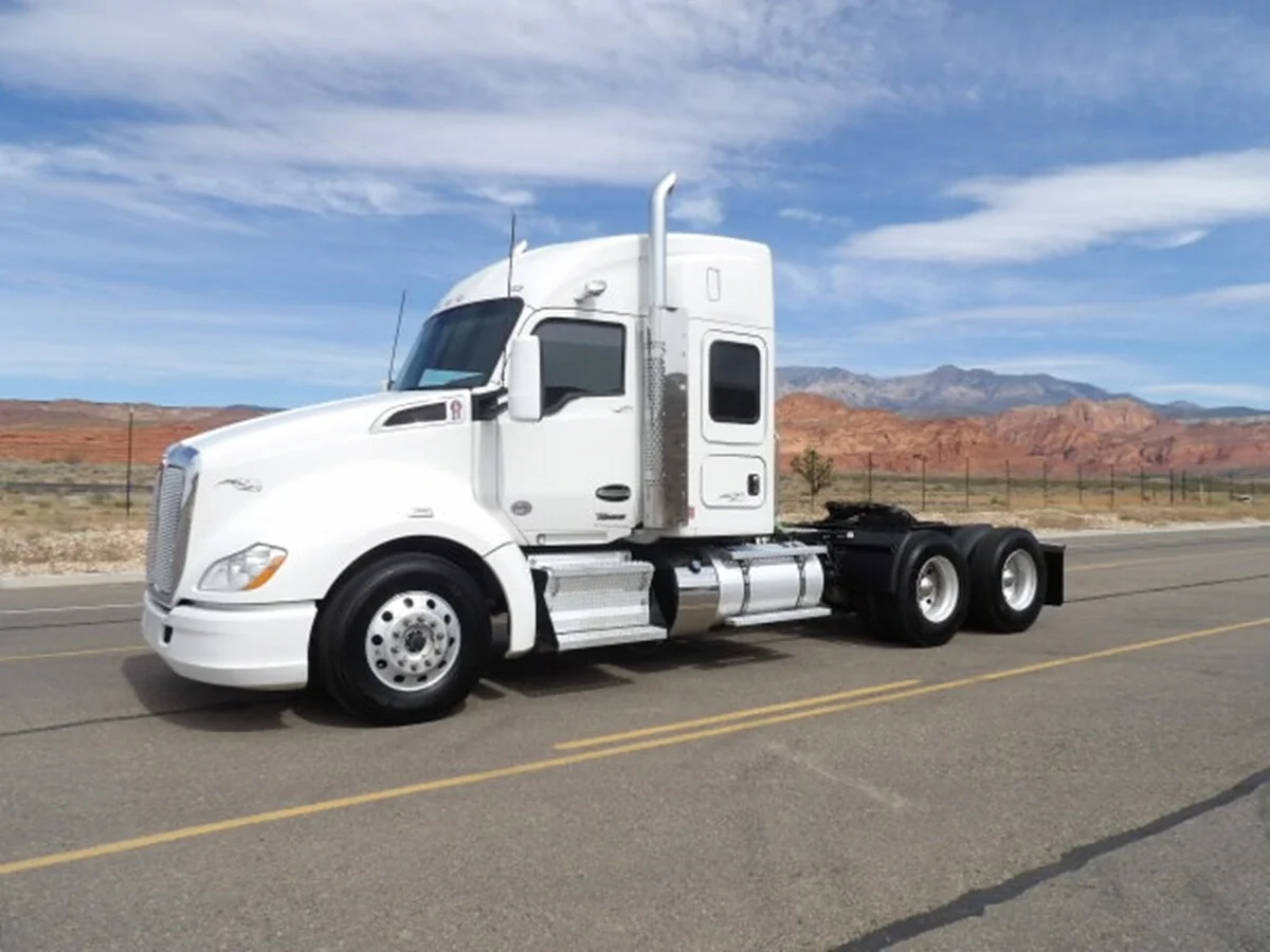 2022 Kenworth T680 - image 2