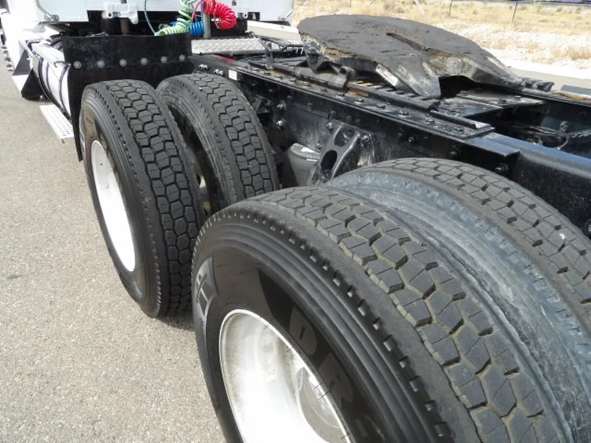 2022 Kenworth T680 - image 12