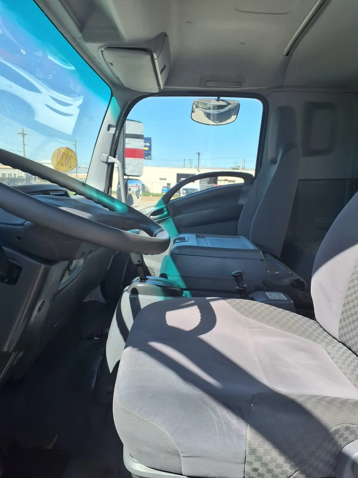 2020 Isuzu FTR - image 7