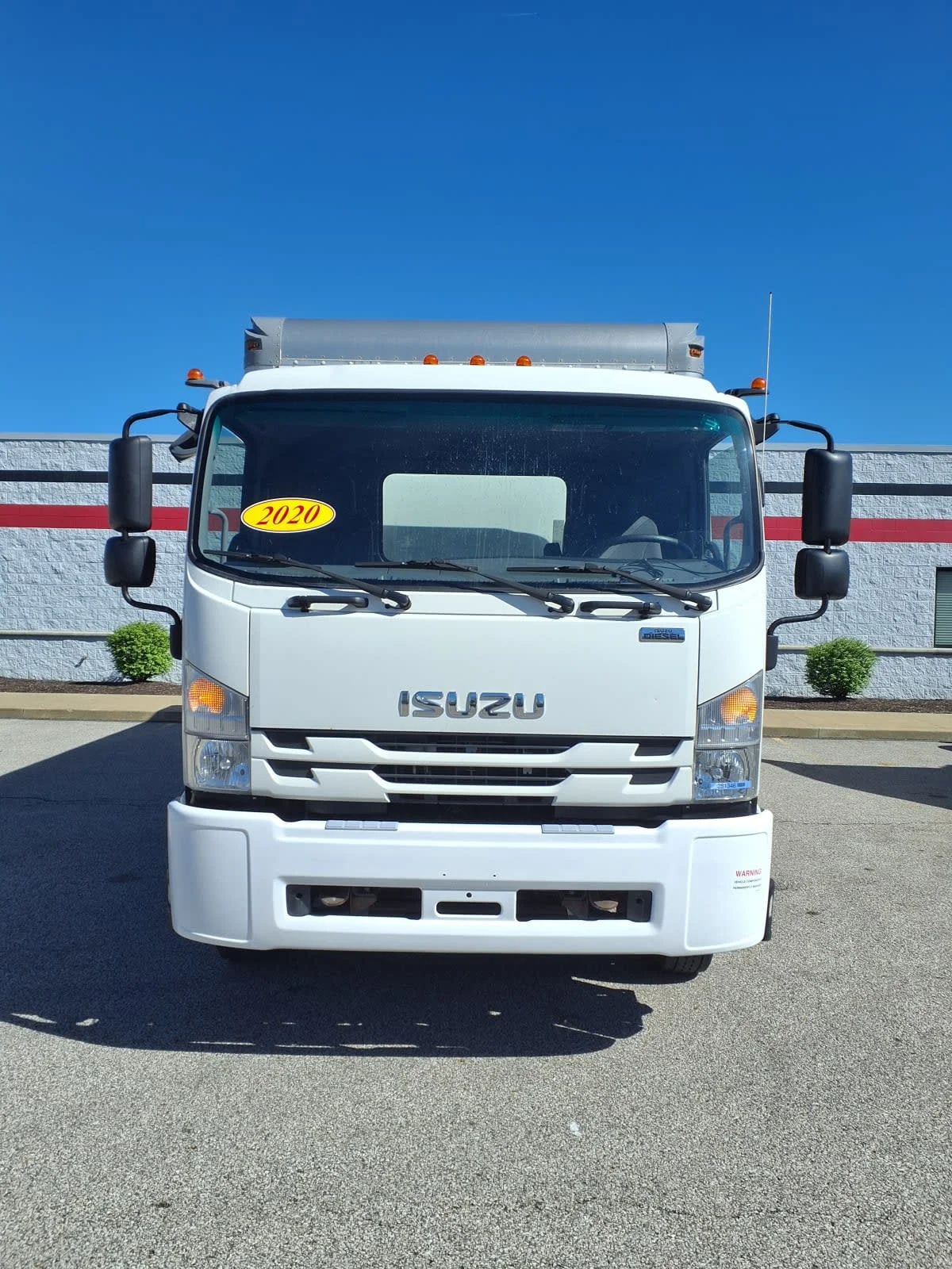 2020 Isuzu FTR in Cleveland, OH — photo 2