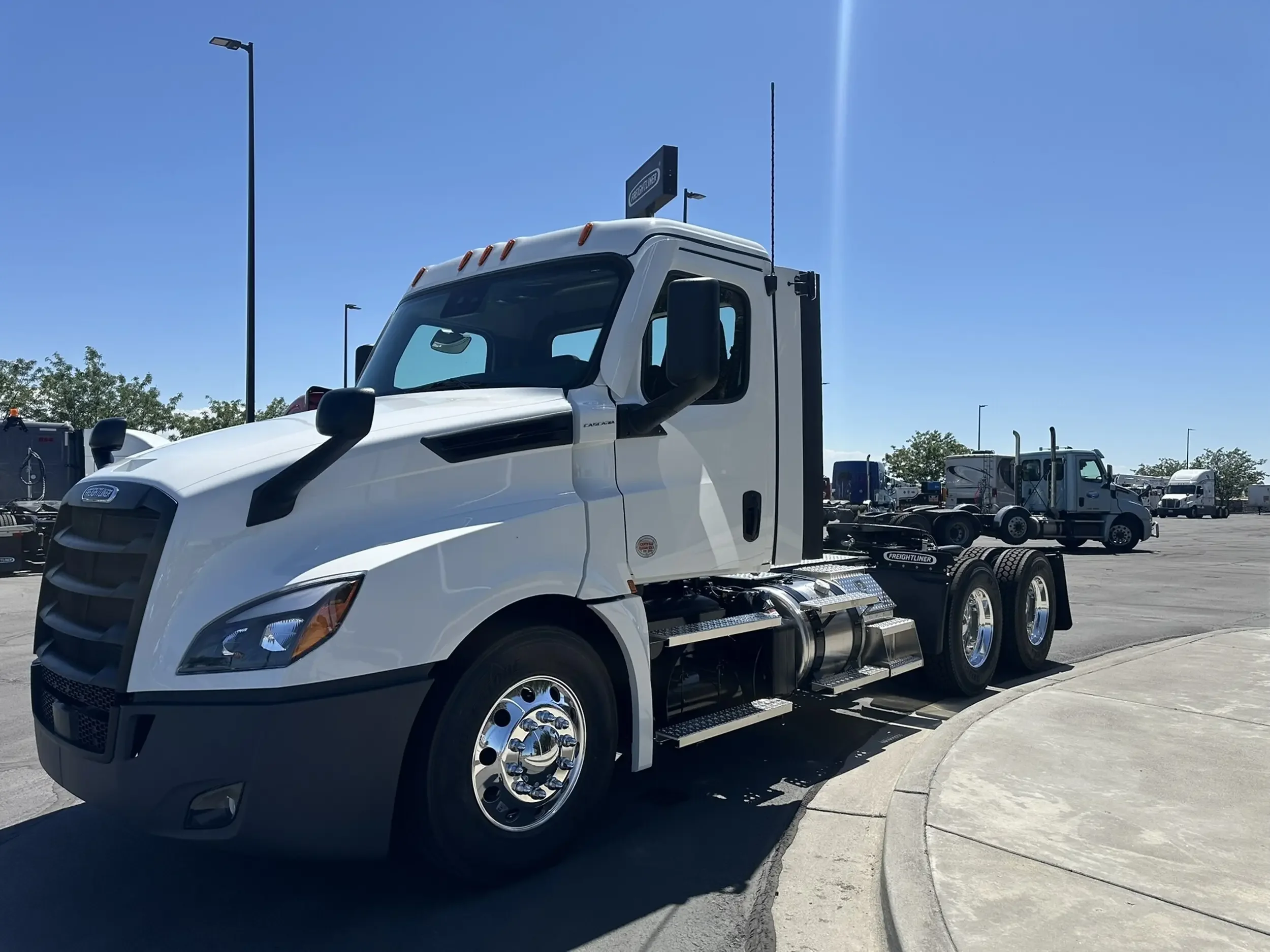 2026 Freightliner Cascadia - image 7