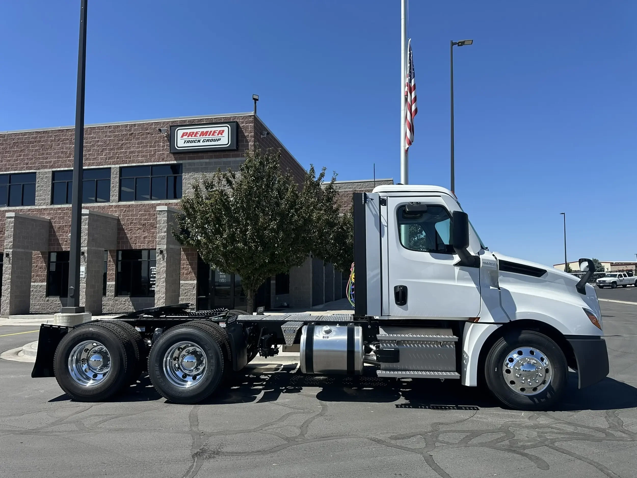 2026 Freightliner Cascadia - image 2