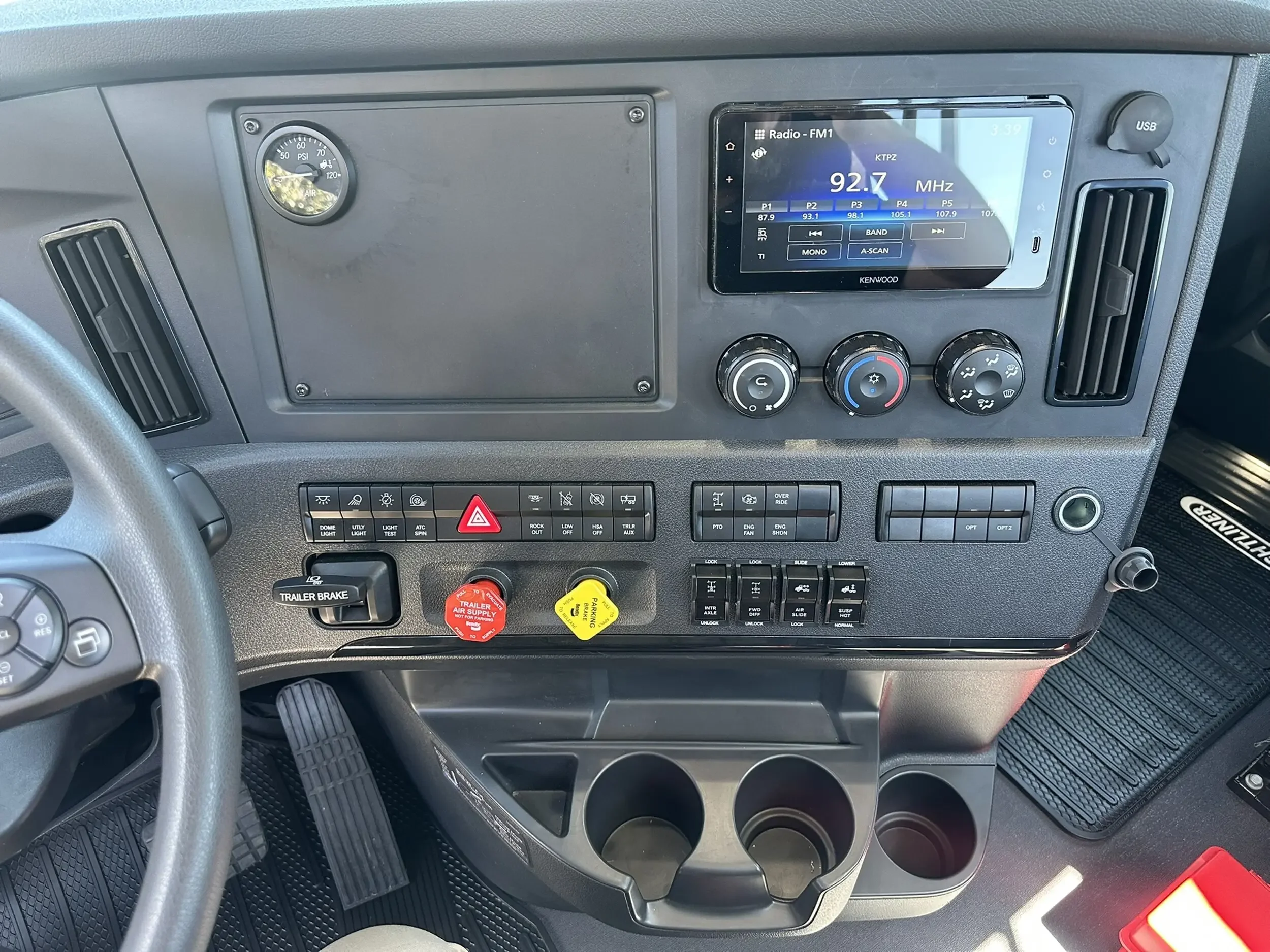 2026 Freightliner Cascadia - image 10