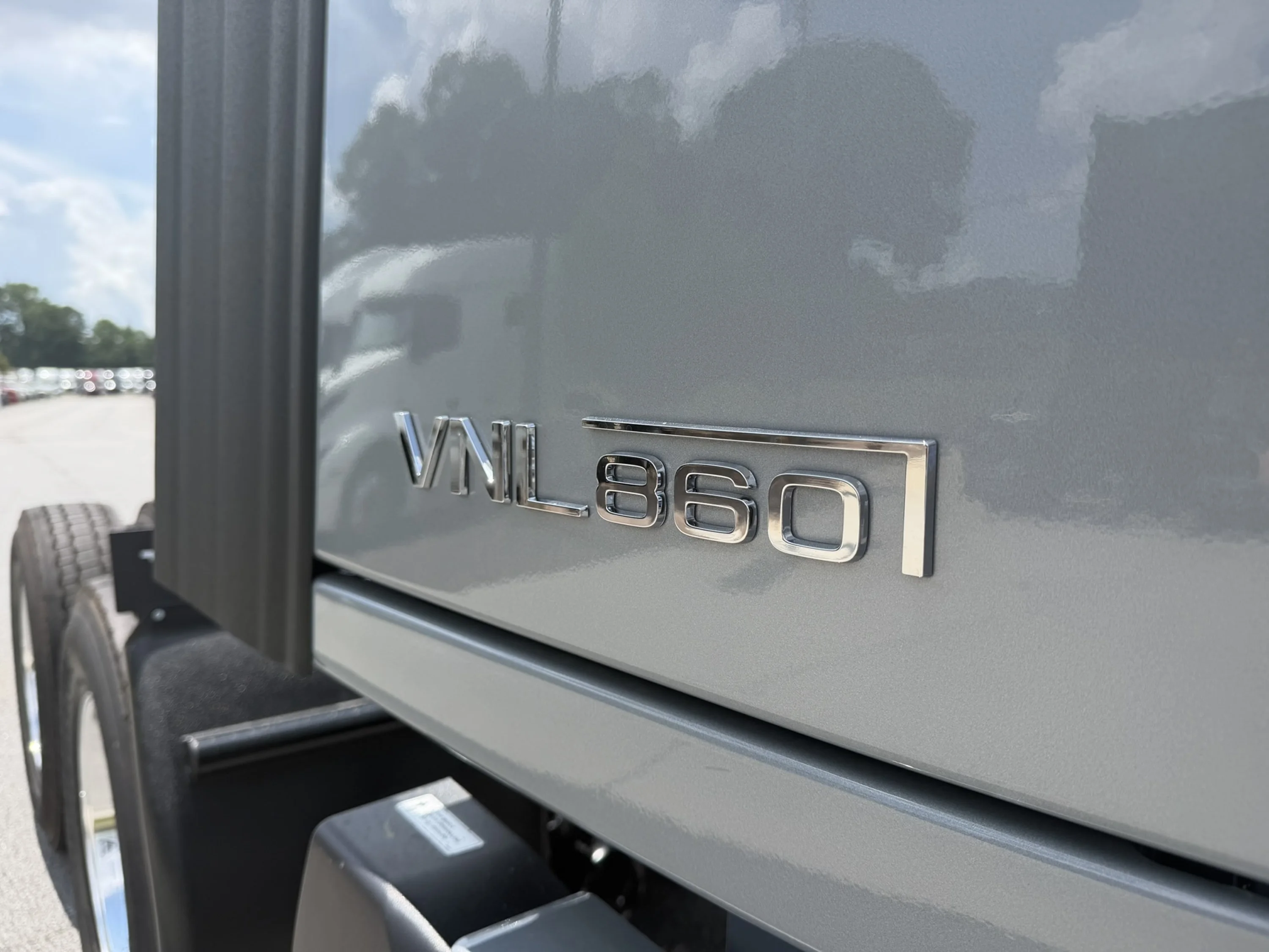 2027 Volvo VNL 860 in Macon, GA — photo 8