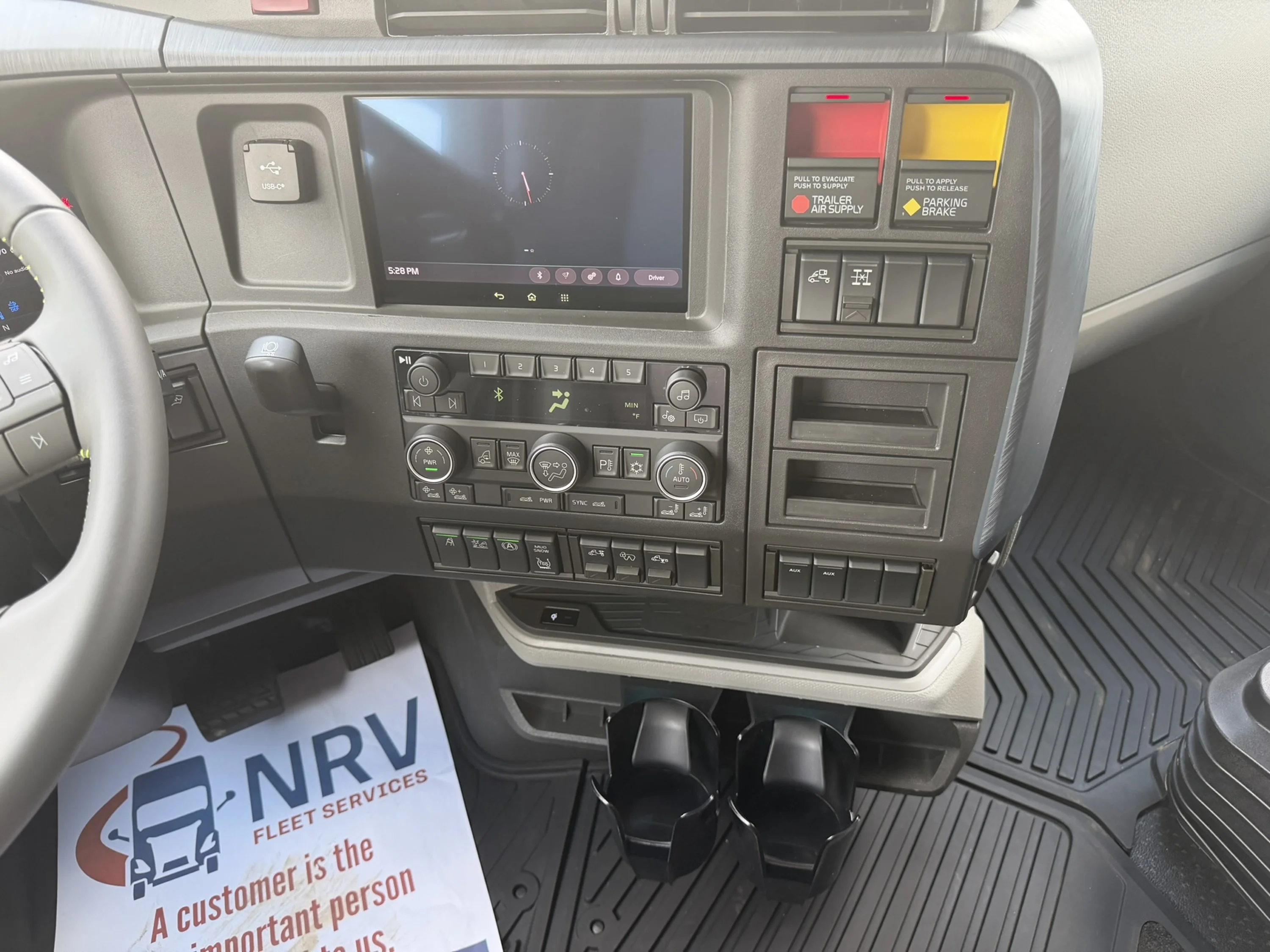 2027 Volvo VNL 860 in Macon, GA — photo 11