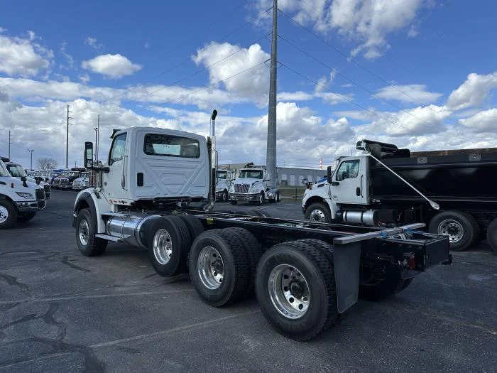 2026 International HX - image 7