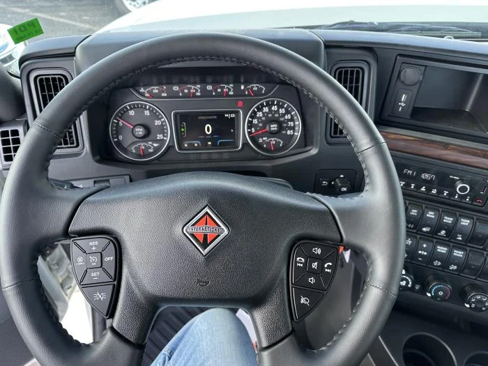 2026 International HX - image 10