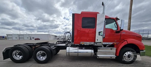 2025 International HX in MN — photo 5