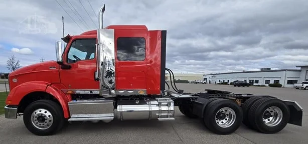 2025 International HX in MN — photo 4
