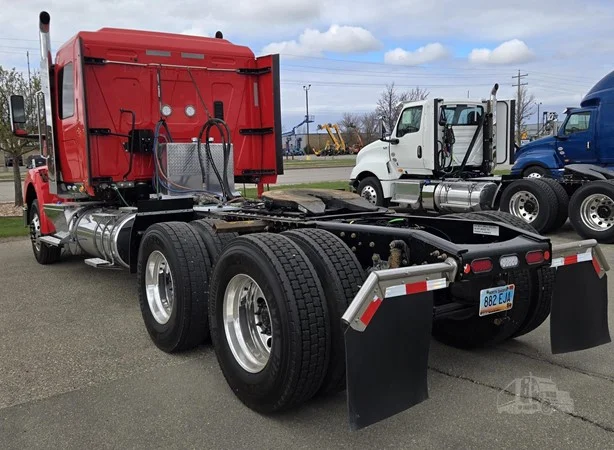 2025 International HX in MN — photo 6