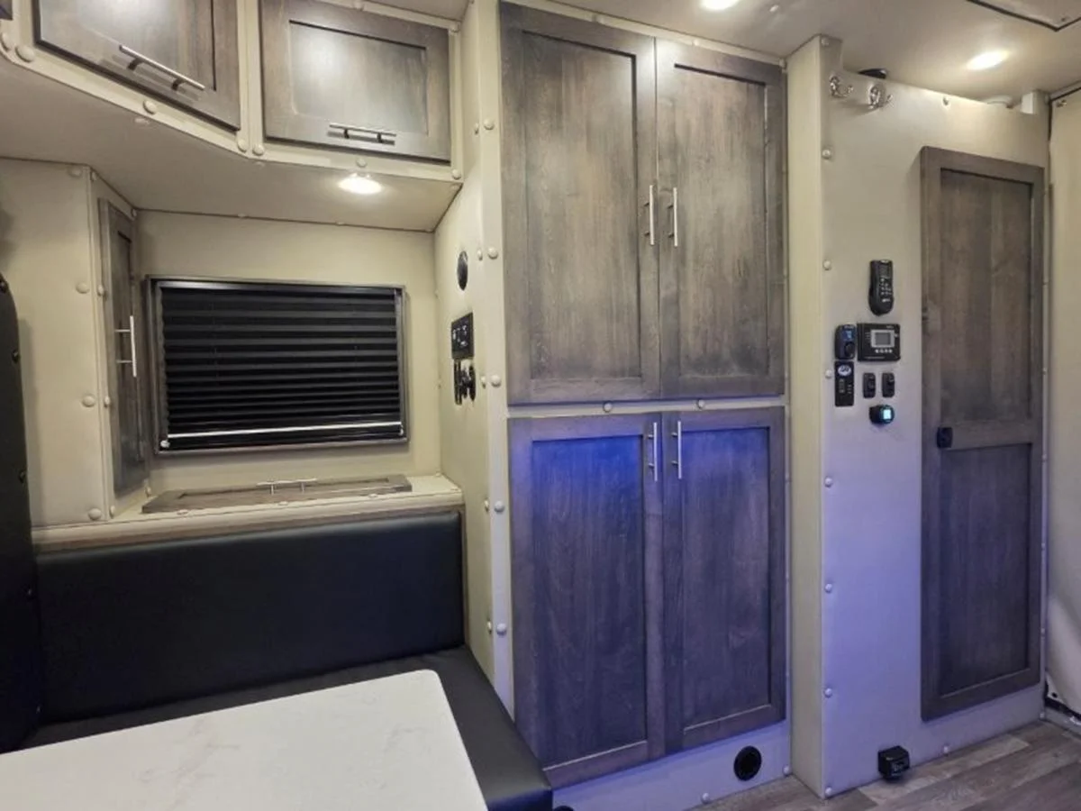 2026 Volvo VNL 300 in Waukee, IA — photo 16