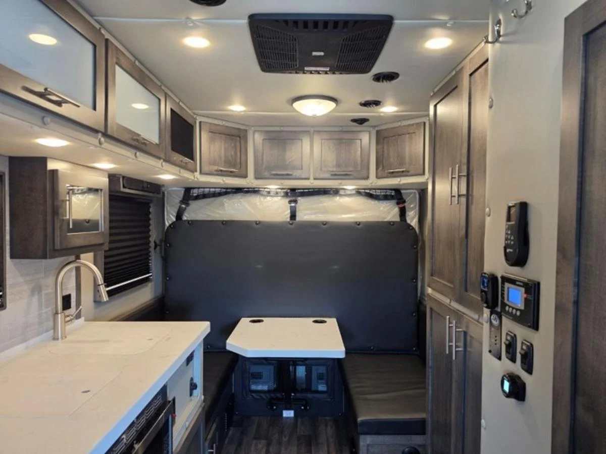 2026 Volvo VNL 300 in Waukee, IA — photo 14