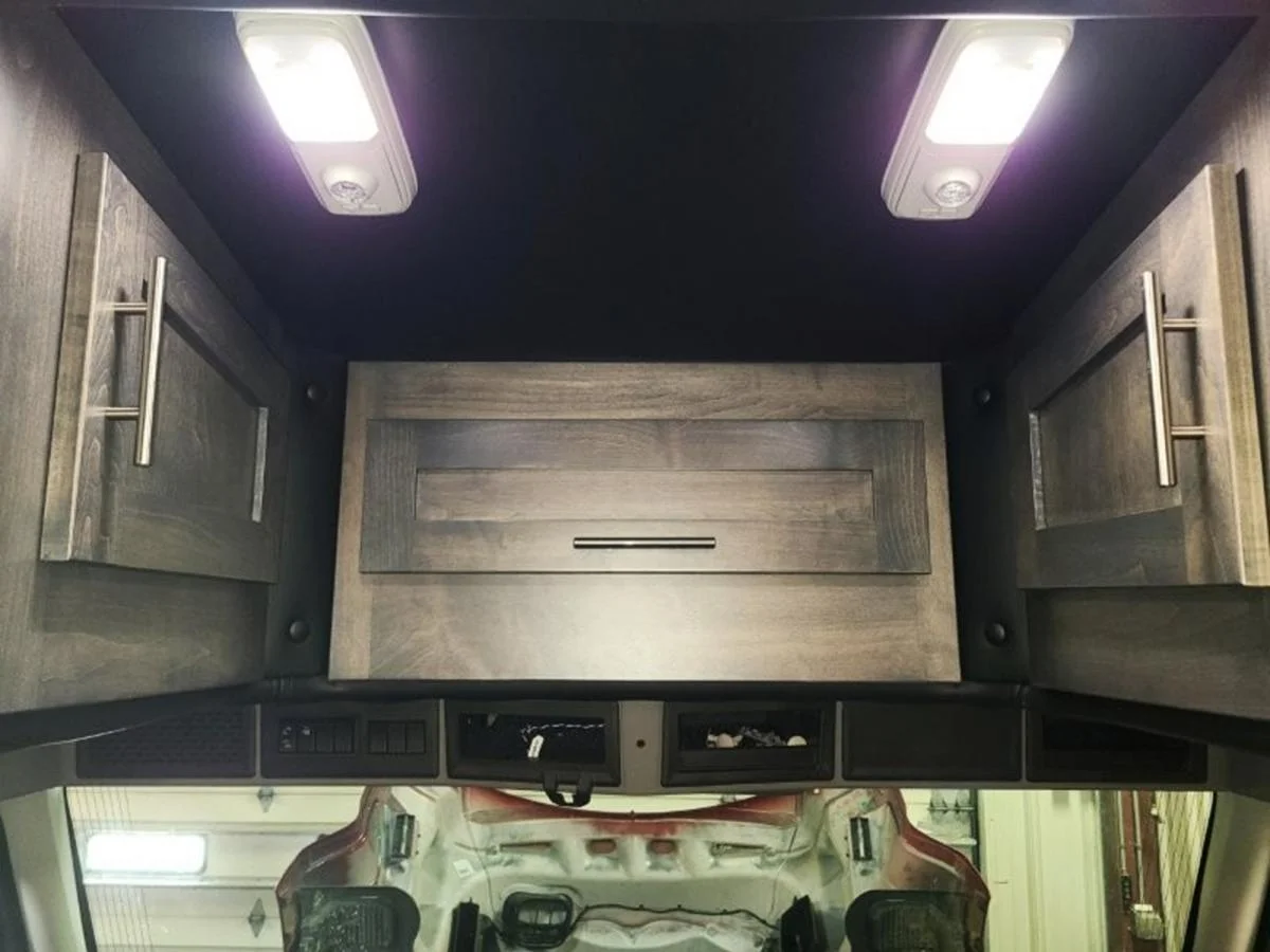 2026 Volvo VNL 300 in Waukee, IA — photo 12