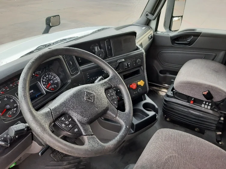 2023 International LT - image 10