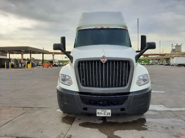 2023 International LT in Fort Worth, TX — photo 2