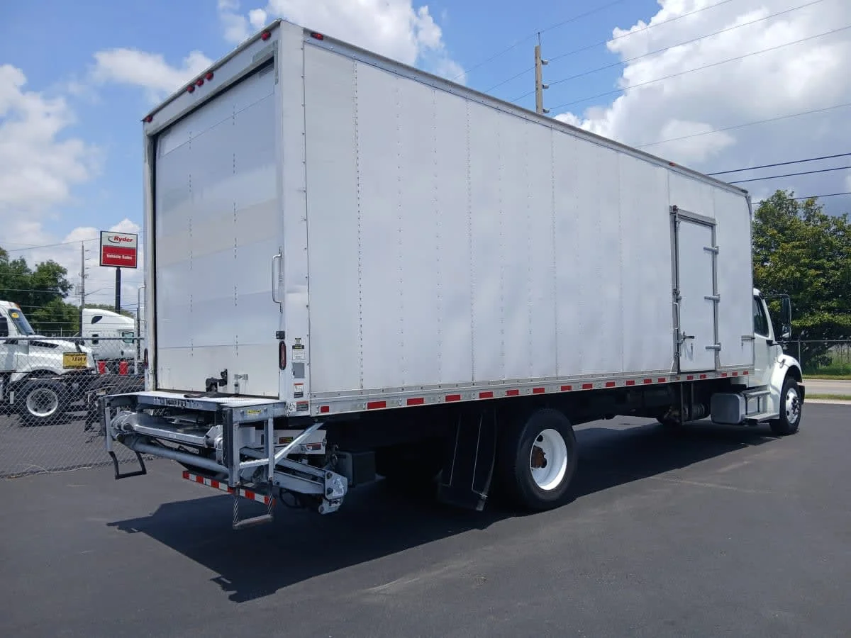 2021 Freightliner M2 106 in Jacksonville, FL — photo 4