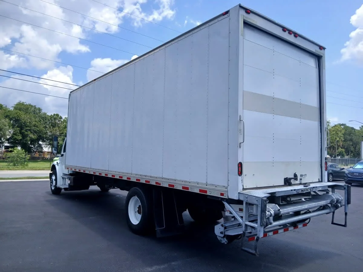 2021 Freightliner M2 106 in Jacksonville, FL — photo 6