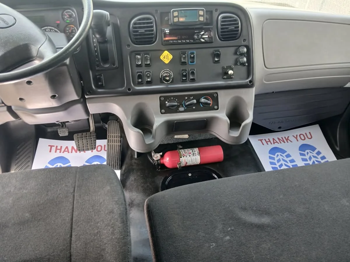 2021 Freightliner M2 106 in Jacksonville, FL — photo 7