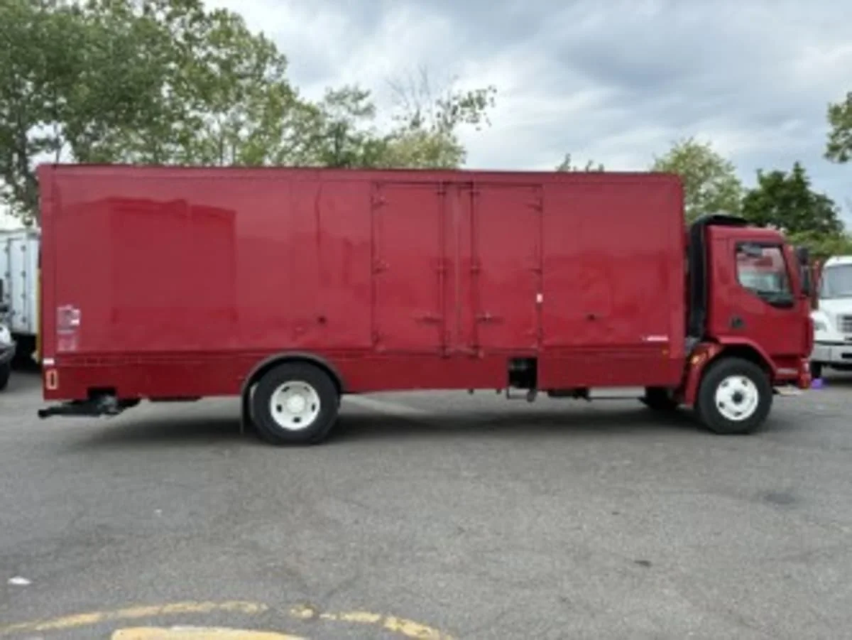 2019 Kenworth in Newark, NJ — photo 3