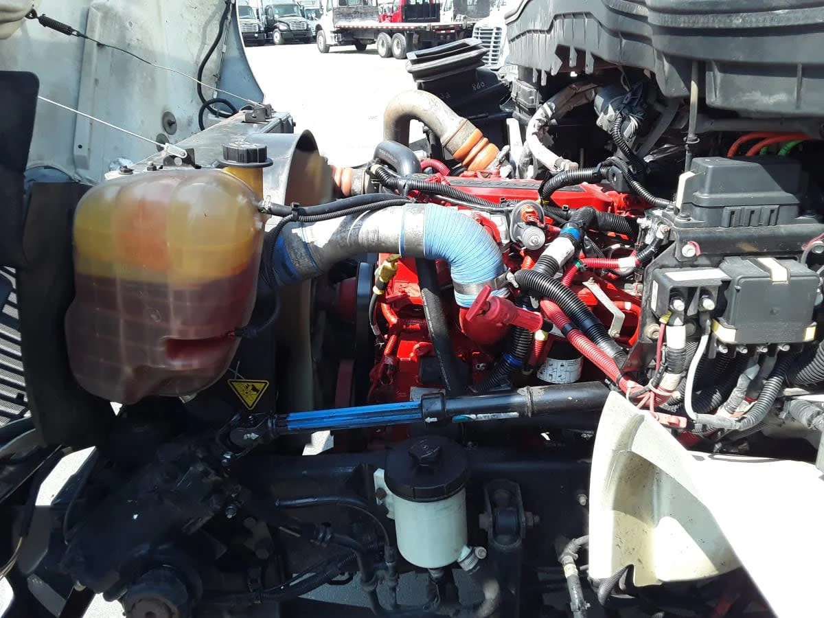 2018 International 4300 - image 9